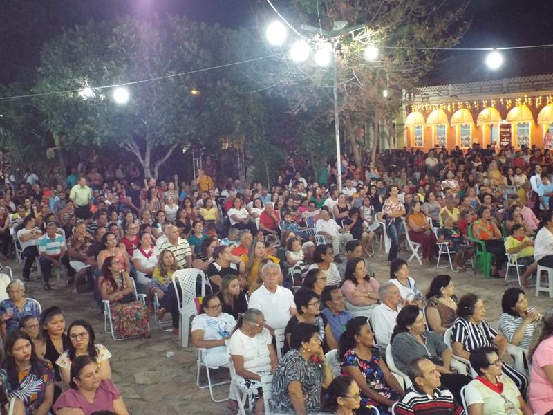 Aumenta o número de fiéis na sexta novena da Imaculada Conceição  - Imagem 30