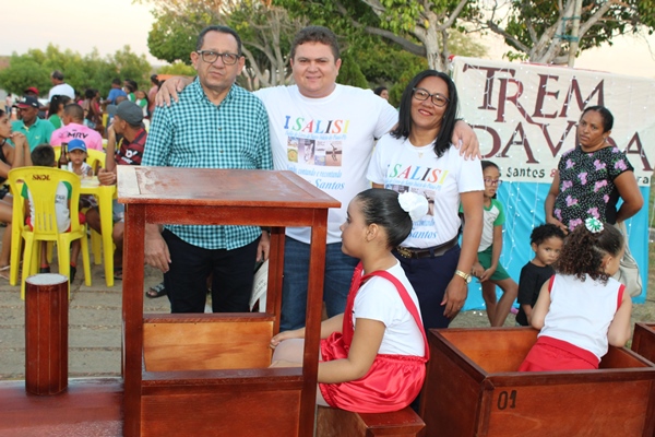 I Salão do Livro é realizado em Santo Inácio do Piauí com homenagem ao escritor Cineas Santos  - Imagem 25