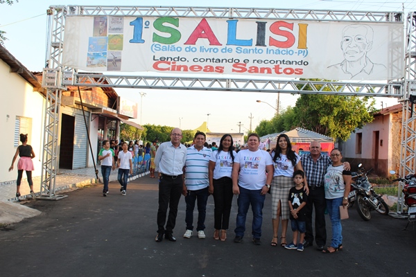 I Salão do Livro é realizado em Santo Inácio do Piauí com homenagem ao escritor Cineas Santos  - Imagem 10