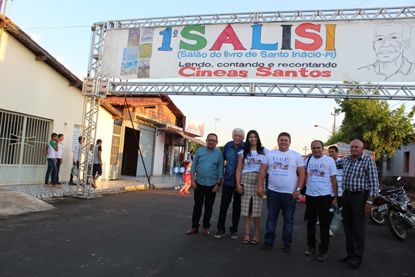 I Salão do Livro é realizado em Santo Inácio do Piauí com homenagem ao escritor Cineas Santos  - Imagem 14