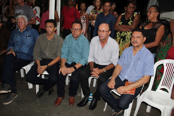I Salão do Livro é realizado em Santo Inácio do Piauí com homenagem ao escritor Cineas Santos  - Imagem 44