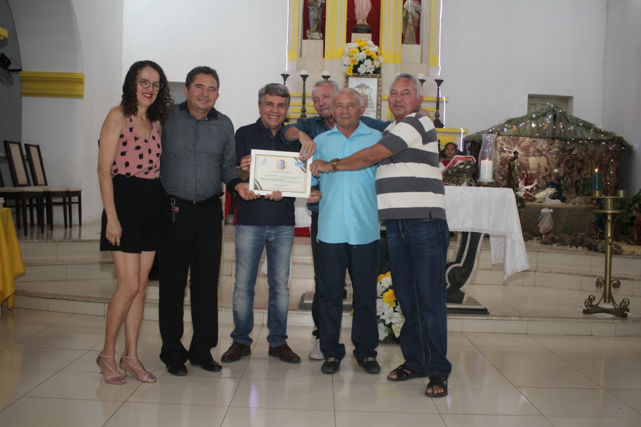 Prefeito João Luiz faz justiça e homenageia várias pessoas durante aniversário de Monsenhor Gil - Imagem 16