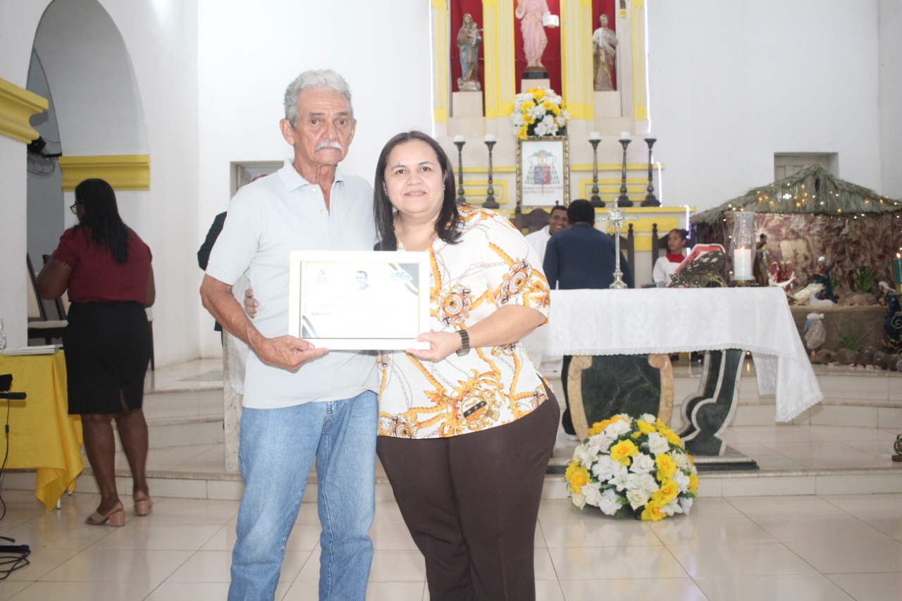 Prefeito João Luiz faz justiça e homenageia várias pessoas durante aniversário de Monsenhor Gil - Imagem 23