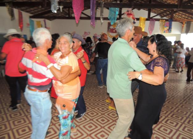 Prefeitura de Pedro II promove carnaval do idoso pelo Serviço de Convivência e Fortalecimento de Vínculos  - Imagem 22
