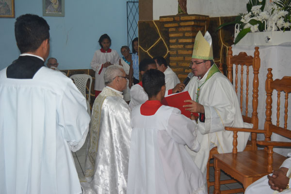Monsenhor Silvestre é o novo pároco de N. S. dos Remédios - Imagem 13