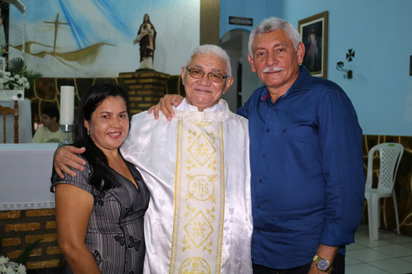 Monsenhor Silvestre é o novo pároco de N. S. dos Remédios - Imagem 17