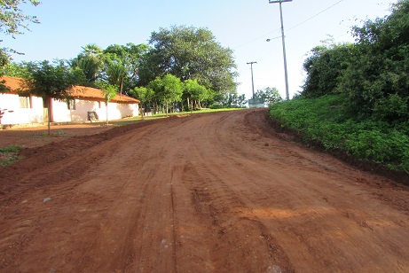 Prefeito investe em construção e recuperação de estradas