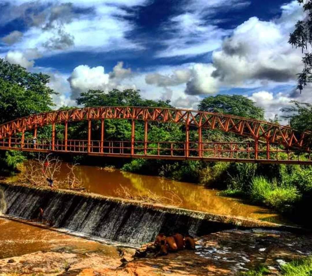 População aproveita às águas do Balneário Natal e faz à festa  - Imagem 1