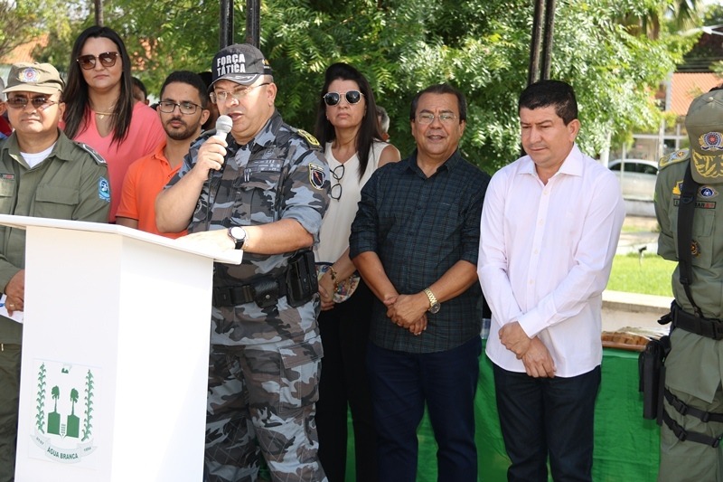 Entrega de duas viaturas novas para o 18º Batalhão da Polícia Militar, na cidade de Água Branca - Imagem 7