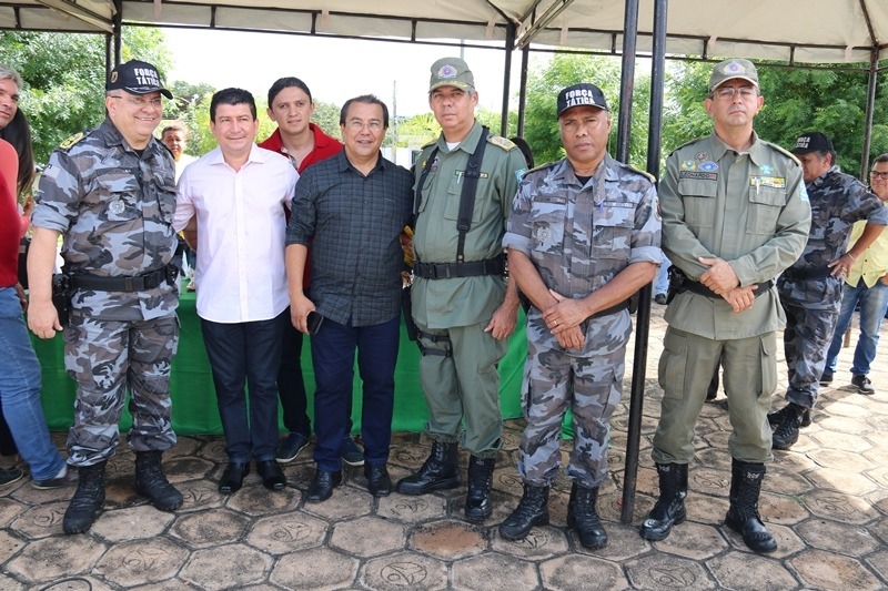 Entrega de duas viaturas novas para o 18º Batalhão da Polícia Militar, na cidade de Água Branca - Imagem 1