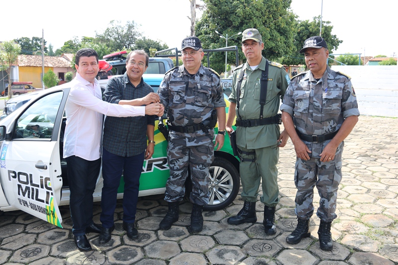 Entrega de duas viaturas novas para o 18º Batalhão da Polícia Militar, na cidade de Água Branca