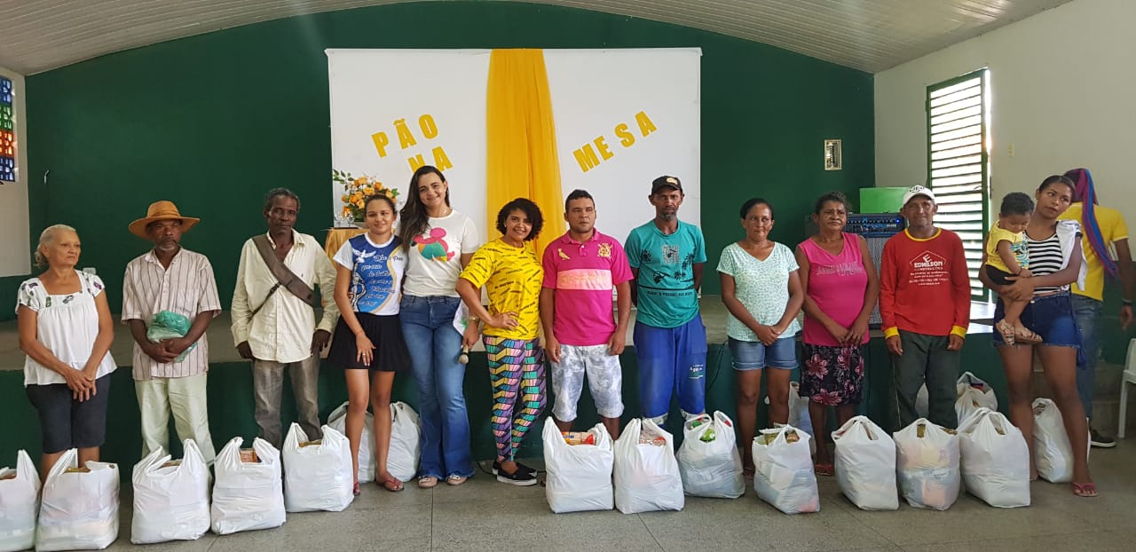 Secretaria de assistência realiza entrega do projeto pão na mesa