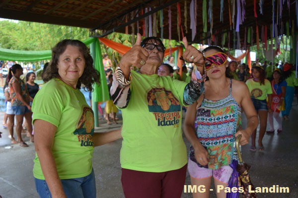 Bloco da 3ª Idade animou sábado de carnaval em N. S. dos Remédios - Imagem 8