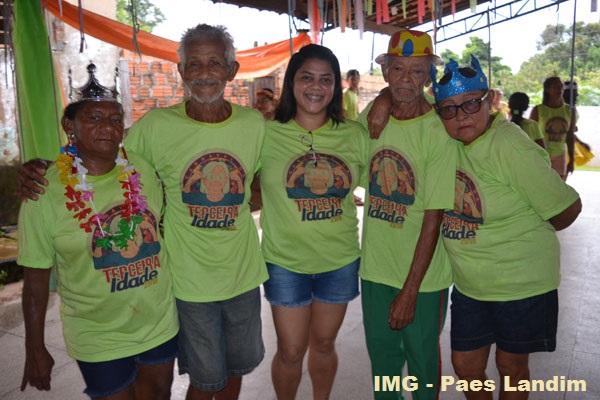 Bloco da 3ª Idade animou sábado de carnaval em N. S. dos Remédios - Imagem 9