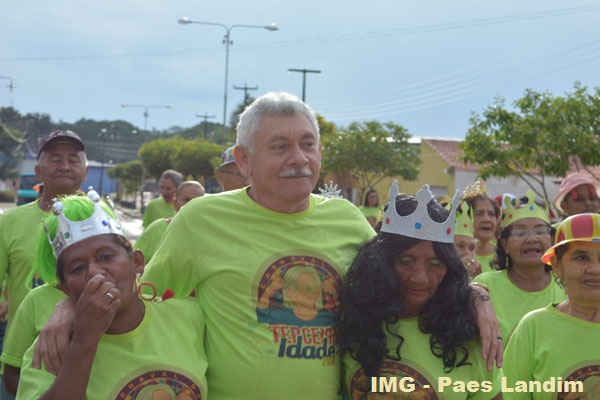 Bloco da 3ª Idade animou sábado de carnaval em N. S. dos Remédios - Imagem 3
