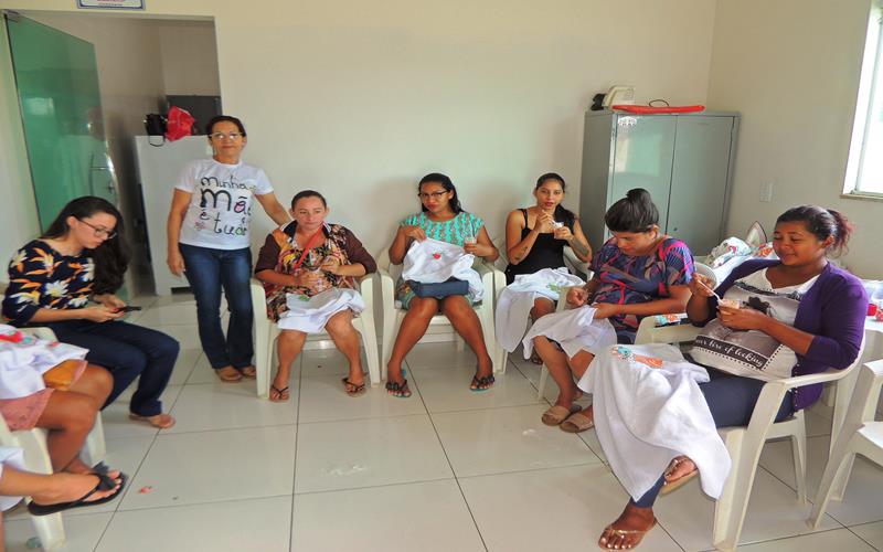 Gestantes participam de curso de enxovais em Pedro II - Imagem 11