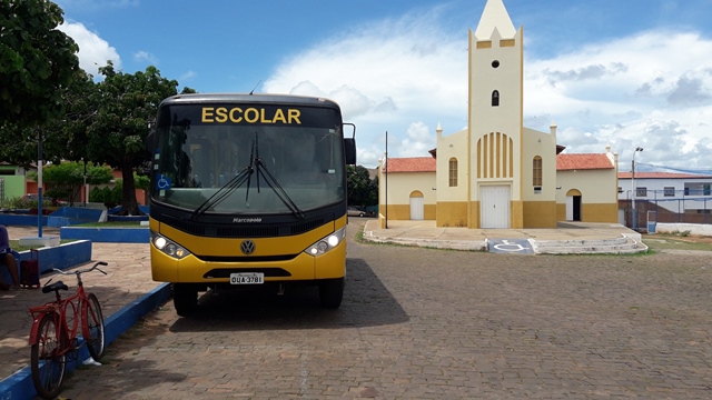 Secretário de Educação fala sobre ônibus escolar em Dom Expedito Lopes - Imagem 3