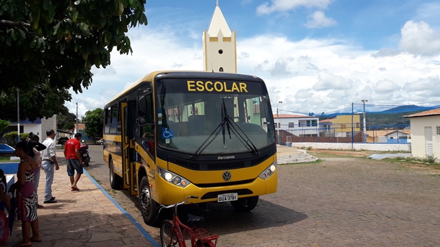 Secretário de Educação fala sobre ônibus escolar em Dom Expedito Lopes - Imagem 4