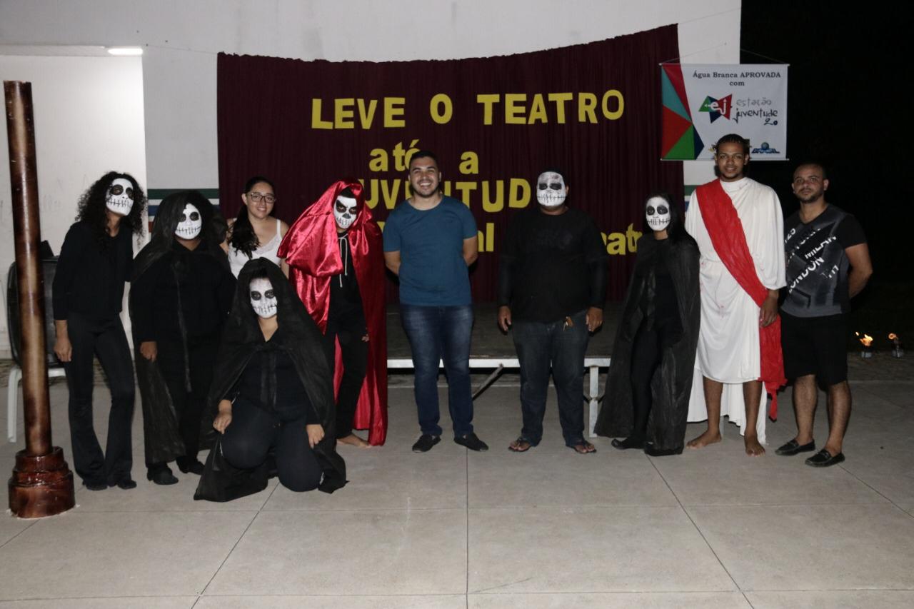 Água Branca: espetáculo teatral aborda problemas enfrentados pelos jovens.