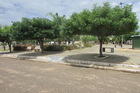 Prefeitura realiza serviços de limpezas nas praças de São João da Serra