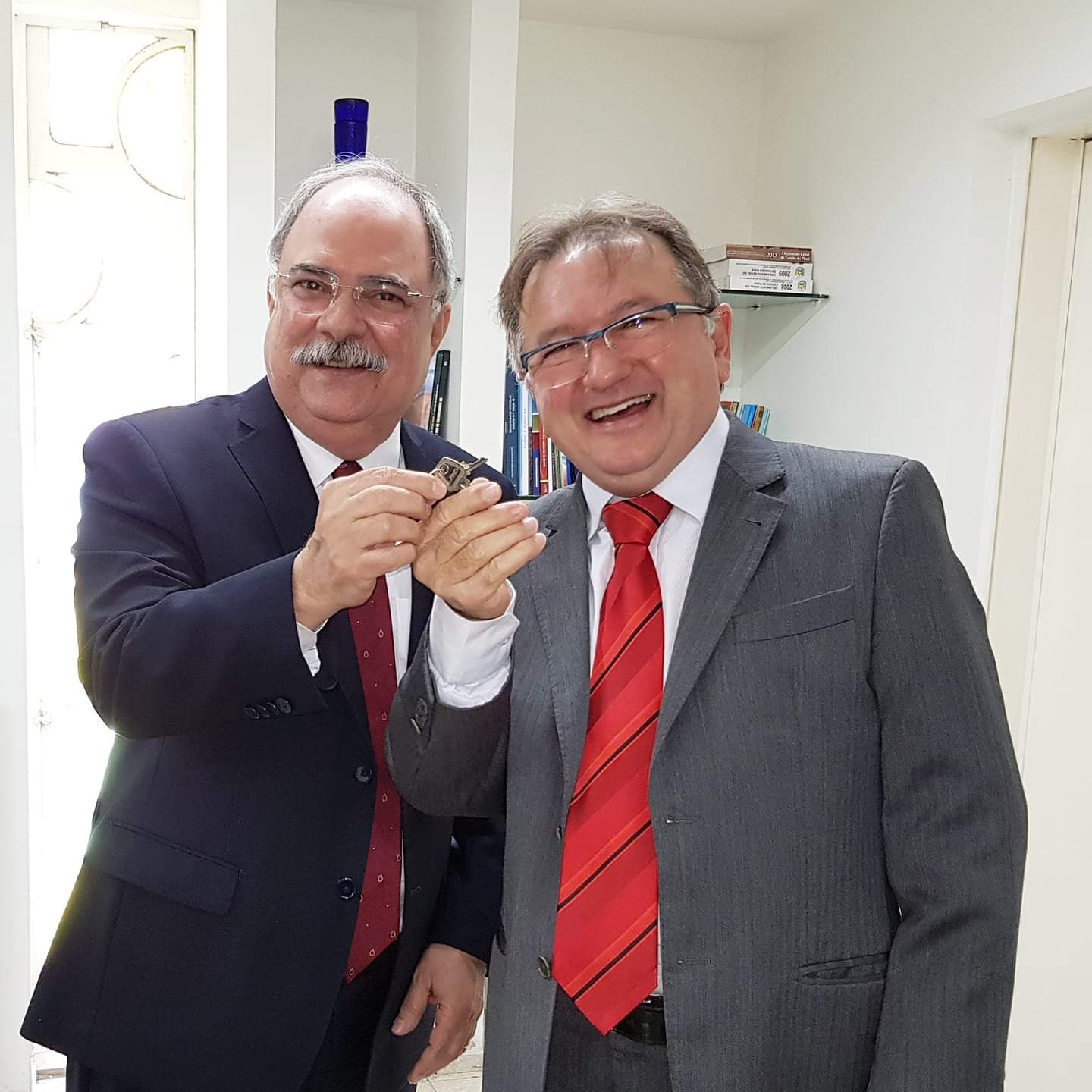 Prefeito João Luiz prestigia posse de novos secretários em Kanark  - Imagem 1