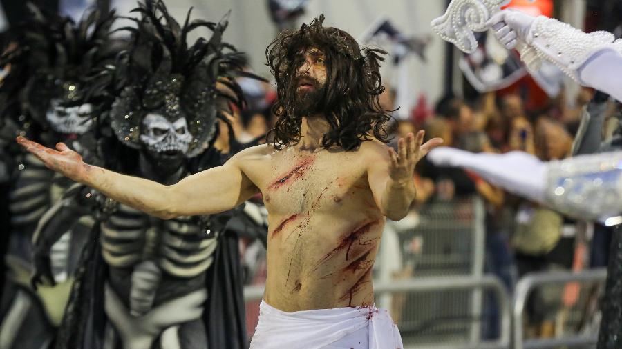 "Jesus Gato" da Gaviões da Fiel vira meme após desfile no Anhembi