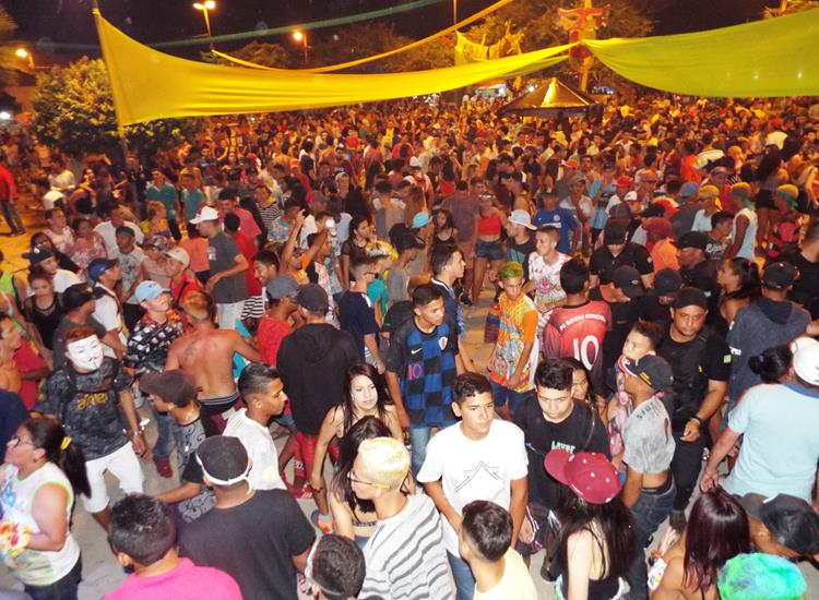 Público lota e se despede do carnaval 2019 ao som de Amor a 1000 e Edu Safadão  - Imagem 57