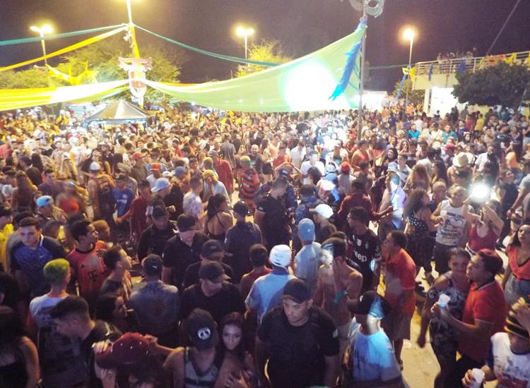 Público lota e se despede do carnaval 2019 ao som de Amor a 1000 e Edu Safadão  - Imagem 58