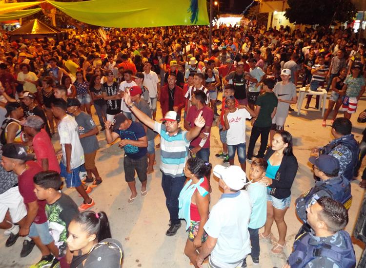 Público lota e se despede do carnaval 2019 ao som de Amor a 1000 e Edu Safadão  - Imagem 28