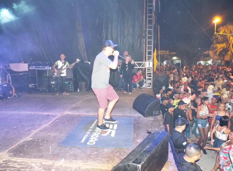 Público lota e se despede do carnaval 2019 ao som de Amor a 1000 e Edu Safadão  - Imagem 36