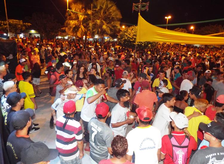 Público lota e se despede do carnaval 2019 ao som de Amor a 1000 e Edu Safadão  - Imagem 19