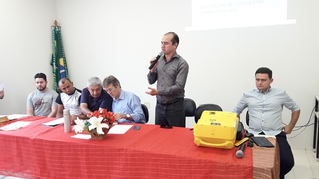 Servidores aprovados em Teste Seletivo de Dom Expedito Lopes são empossados - Imagem 10