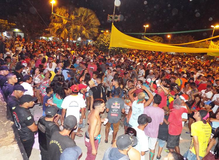 Público lota e se despede do carnaval 2019 ao som de Amor a 1000 e Edu Safadão  - Imagem 49