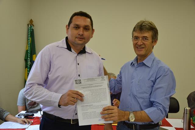 Servidores aprovados em Teste Seletivo de Dom Expedito Lopes são empossados - Imagem 73