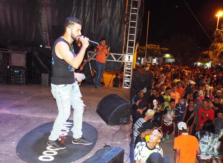 Público lota e se despede do carnaval 2019 ao som de Amor a 1000 e Edu Safadão  - Imagem 21