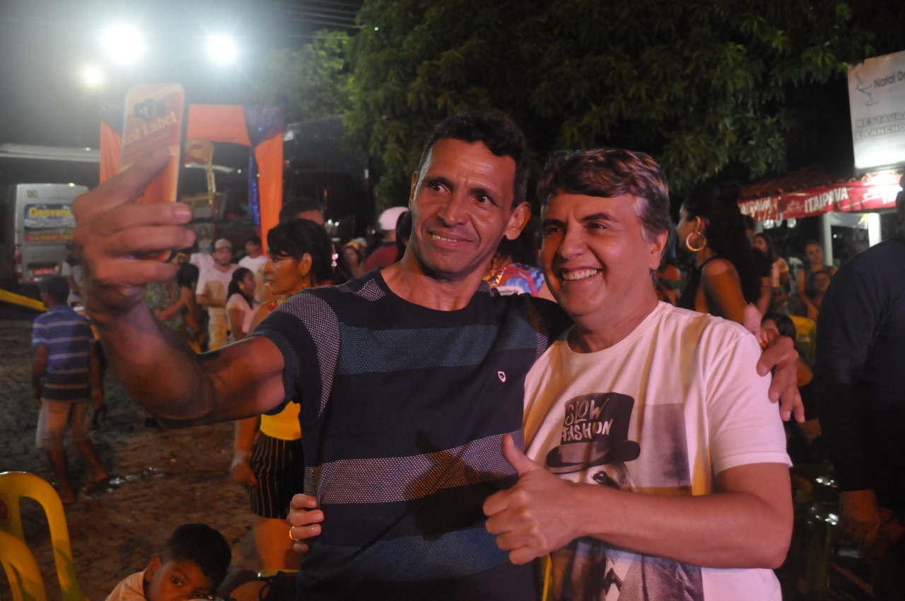 Prefeito João Luiz festeja um Carnaval da paz e da alegria - Imagem 8