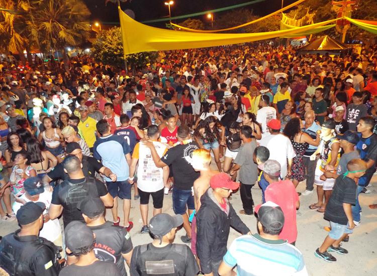 Público lota e se despede do carnaval 2019 ao som de Amor a 1000 e Edu Safadão  - Imagem 31