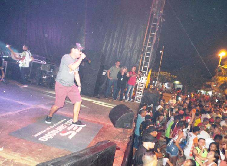 Público lota e se despede do carnaval 2019 ao som de Amor a 1000 e Edu Safadão  - Imagem 45