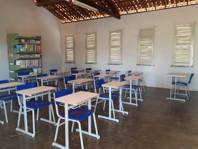 Secretaria Mun de Educação de Dom Expedito Lopes adquire novas mesas e cadeiras escolares - Imagem 4