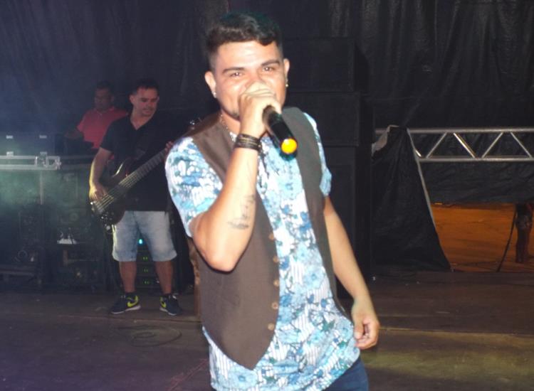 Público lota e se despede do carnaval 2019 ao som de Amor a 1000 e Edu Safadão  - Imagem 1