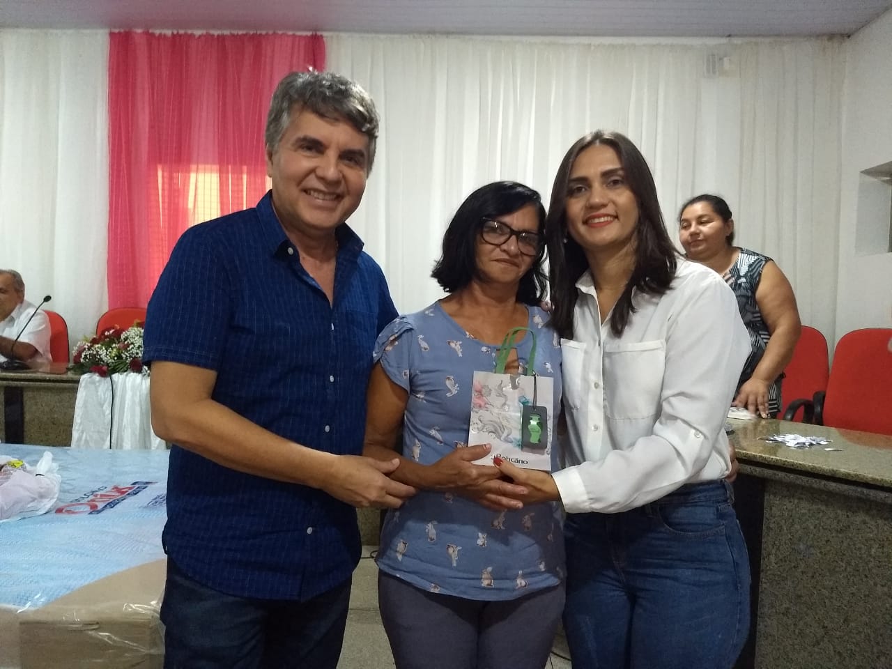 Vereadora festeja Dia Internacional da Mulher com festa e sorteio de vários brindes - Imagem 10