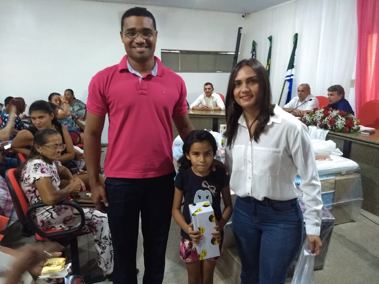 Vereadora festeja Dia Internacional da Mulher com festa e sorteio de vários brindes - Imagem 1