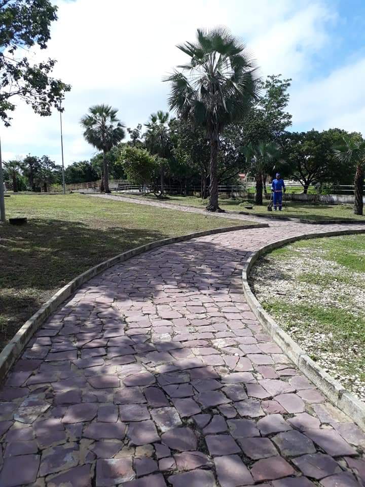 Prefeito João Luiz continua sua meta de cidade limpa - Imagem 3