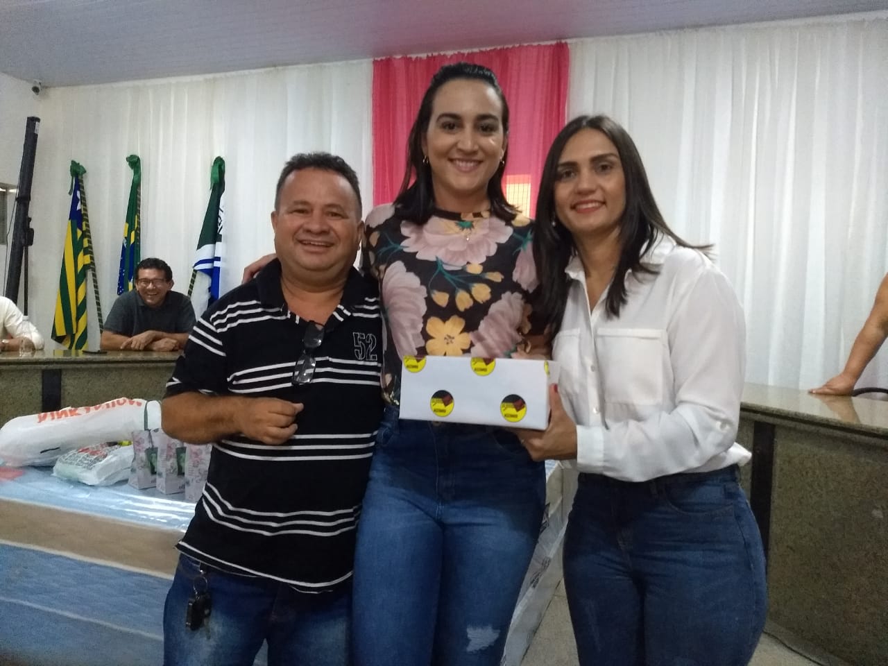 Vereadora festeja Dia Internacional da Mulher com festa e sorteio de vários brindes - Imagem 9