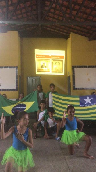 Alunos da rede municipal de ensino participam de palestra sobre a cidade de Santo Inácio  - Imagem 16