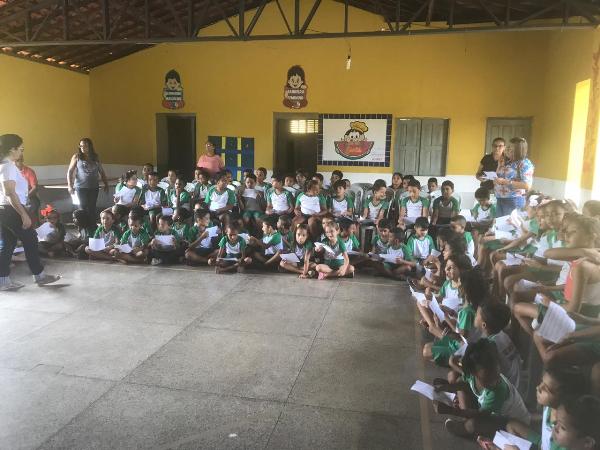Alunos da rede municipal de ensino participam de palestra sobre a cidade de Santo Inácio  - Imagem 2