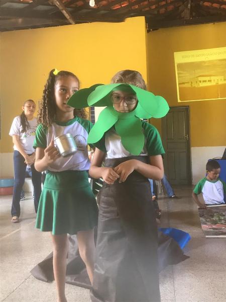 Alunos da rede municipal de ensino participam de palestra sobre a cidade de Santo Inácio  - Imagem 13