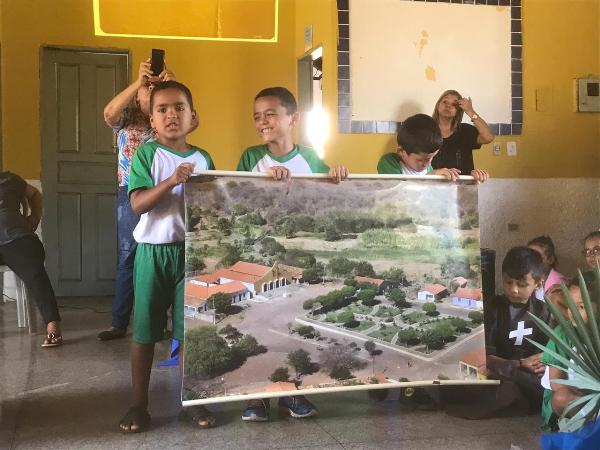 Alunos da rede municipal de ensino participam de palestra sobre a cidade de Santo Inácio  - Imagem 11