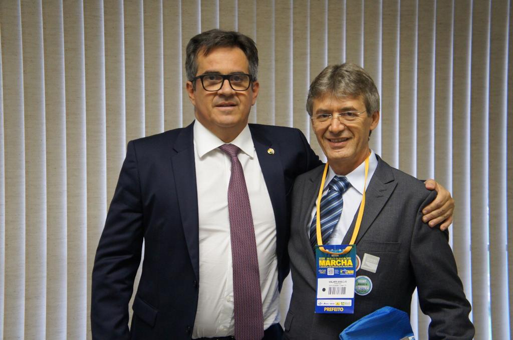 Prefeito Valmir Barbosa com Senador Ciro Nogueira