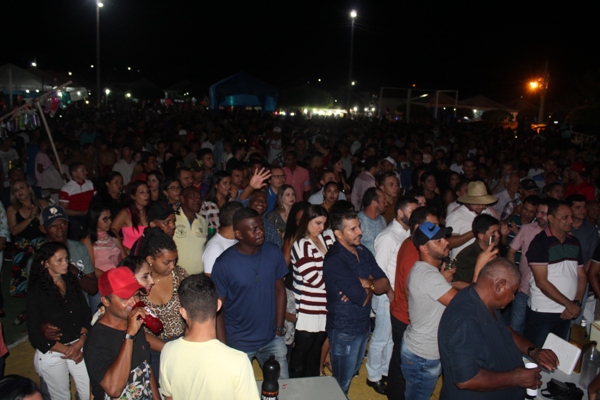 Show com Zé Cantor encerra programação de aniversário de Santo Inácio do Piauí - Imagem 29